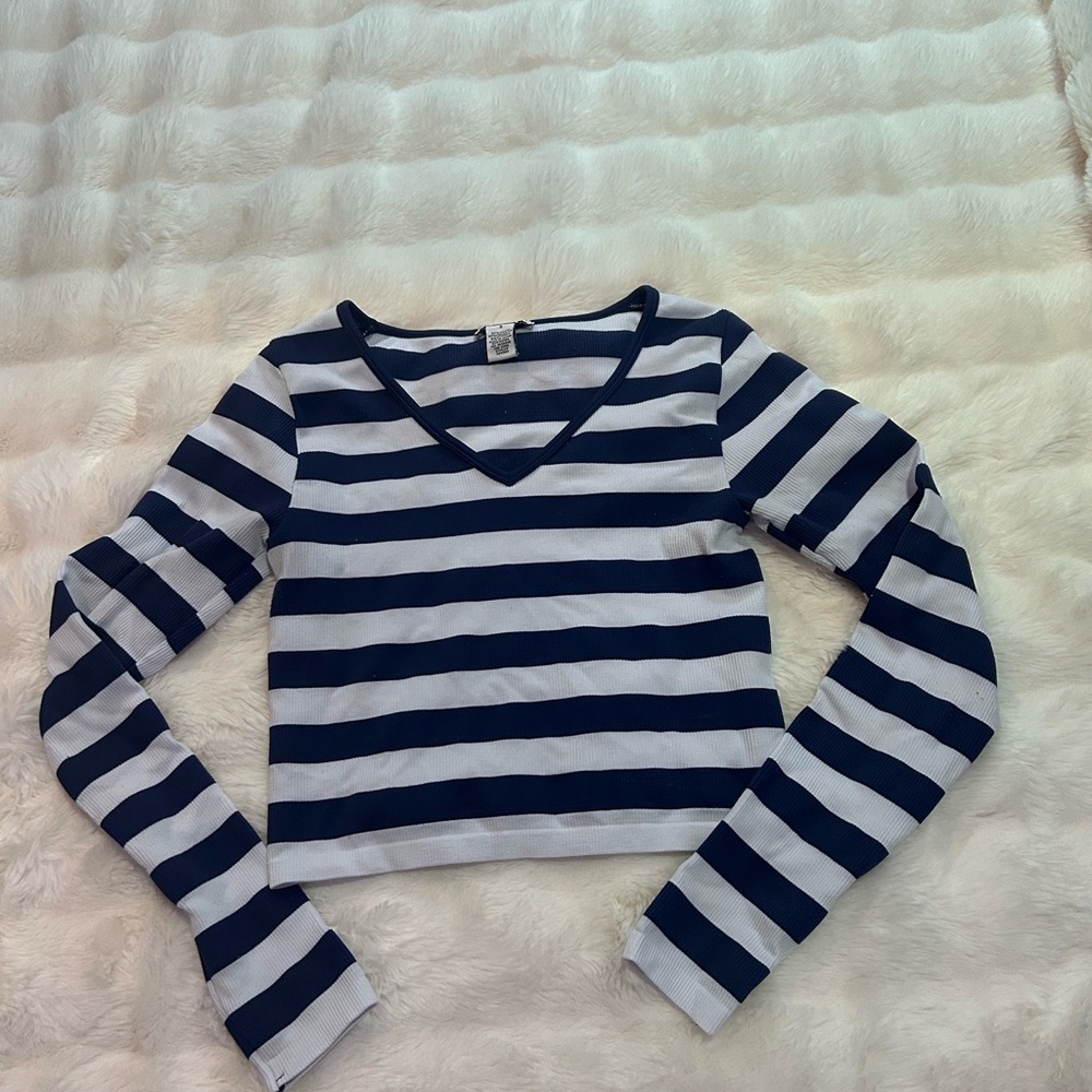 Striped V-Neck Long Sleeve Top